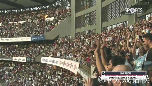 万克赫德体育场三万三千球迷齐声欢呼梅西 万克赫德体育场三万三千球迷齐声欢呼梅西