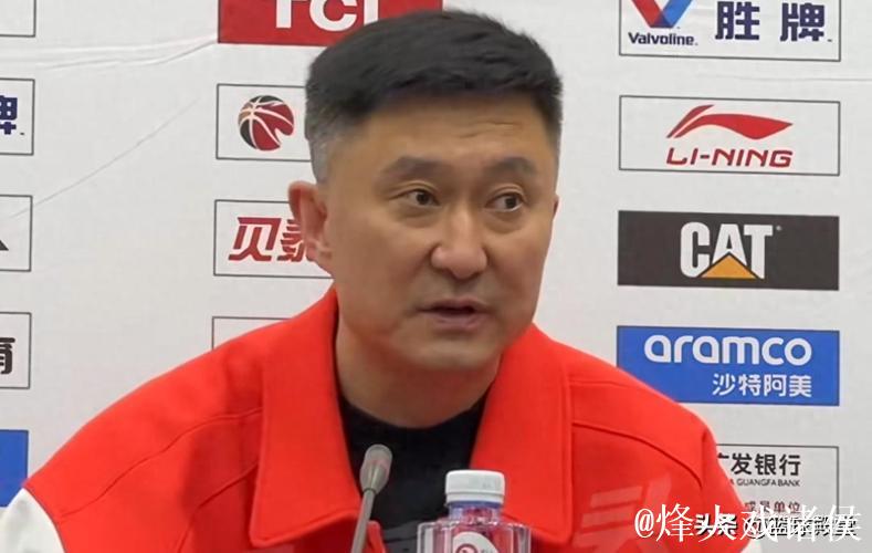 杜锋对攻防与篮板表现不满,详解徐杰对球队的重要作用——胜同曦发布会详报! 杜锋对攻防与篮板表现不满,详解徐杰对球队的重要作用——胜同曦发布会详报!